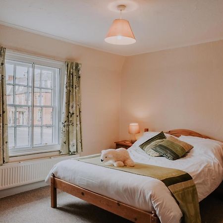 The White Bear Bed and Breakfast Devizes Exteriör bild