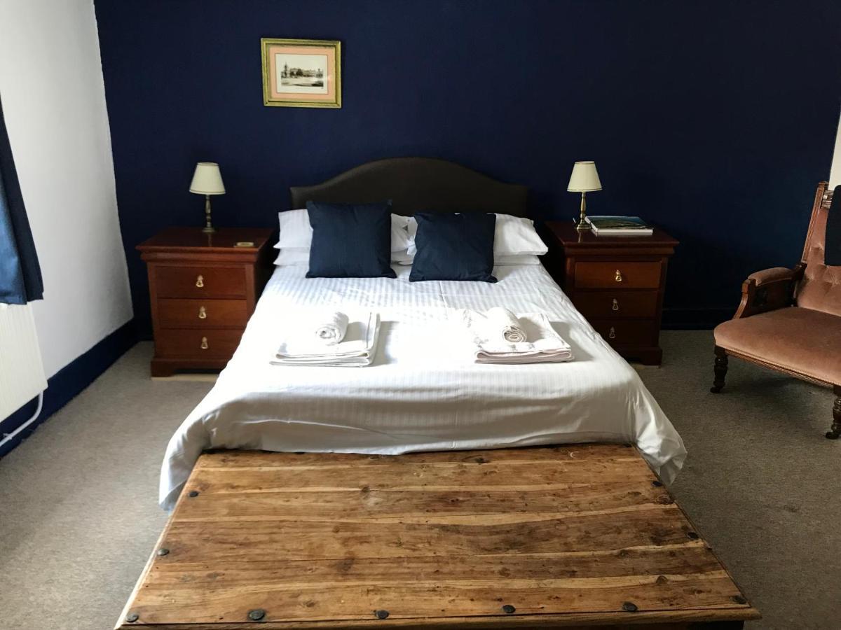 The White Bear Bed and Breakfast Devizes Exteriör bild