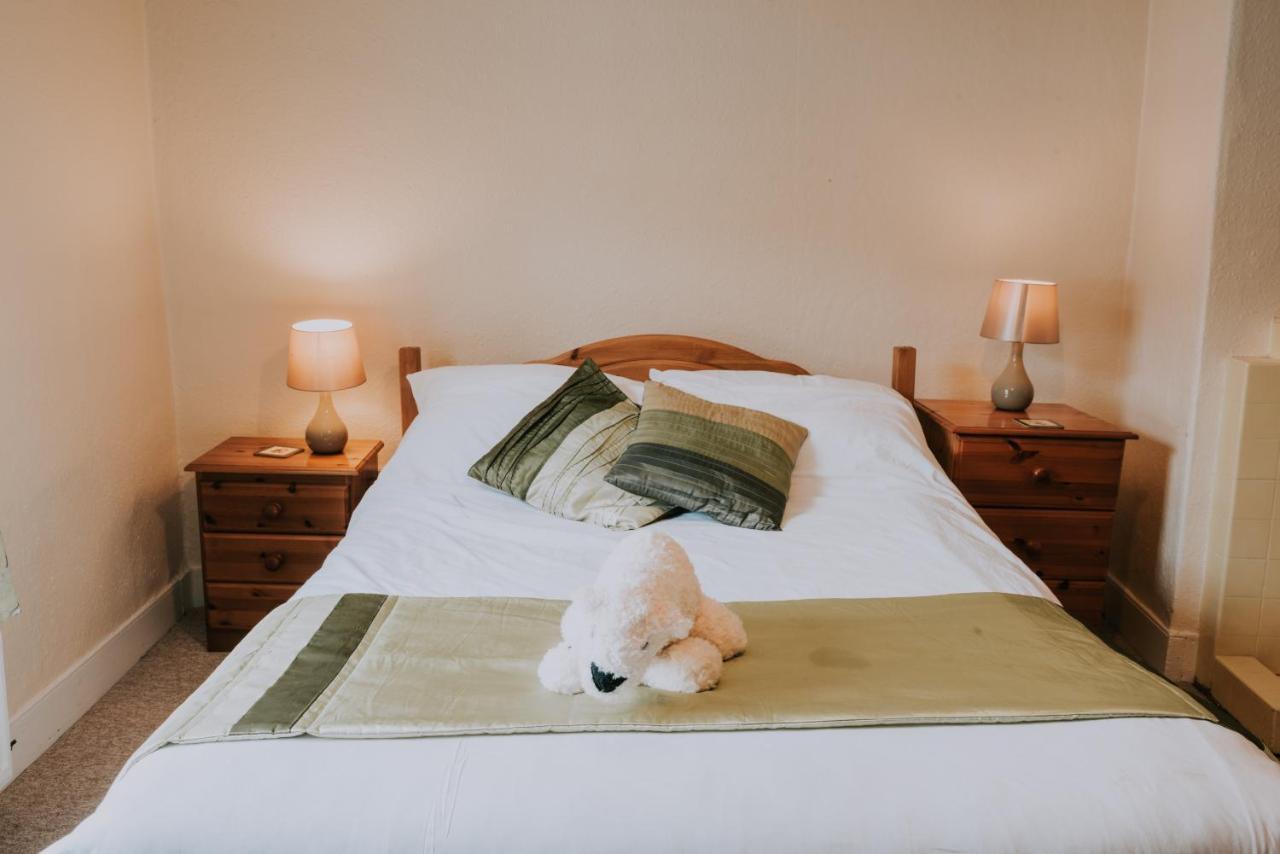The White Bear Bed and Breakfast Devizes Exteriör bild