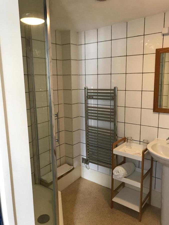 The White Bear Bed and Breakfast Devizes Exteriör bild
