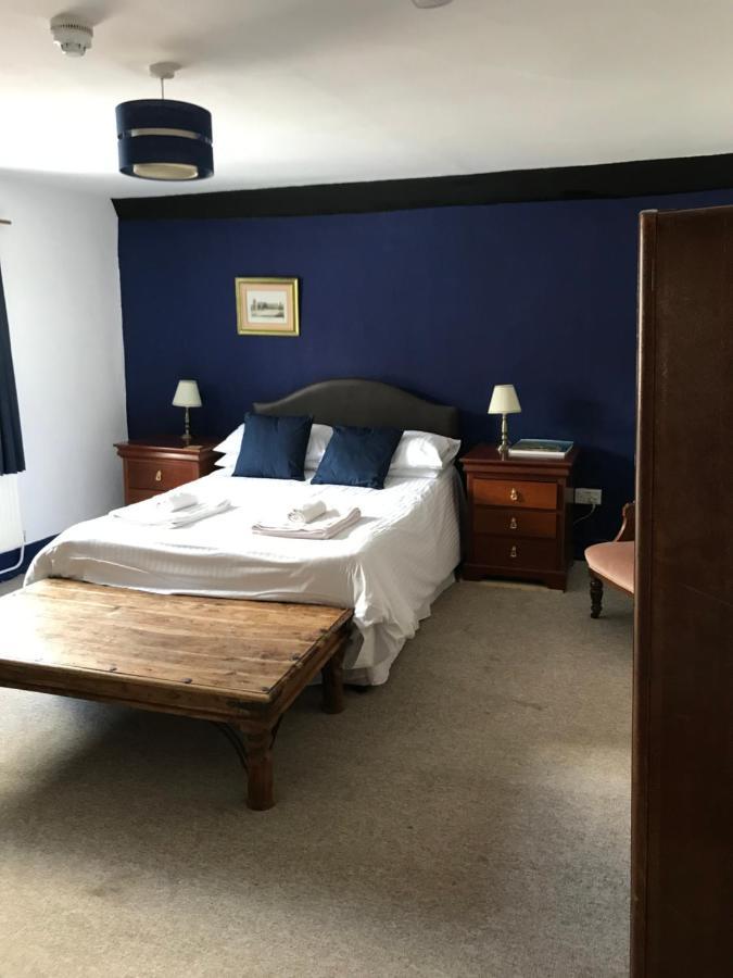 The White Bear Bed and Breakfast Devizes Exteriör bild