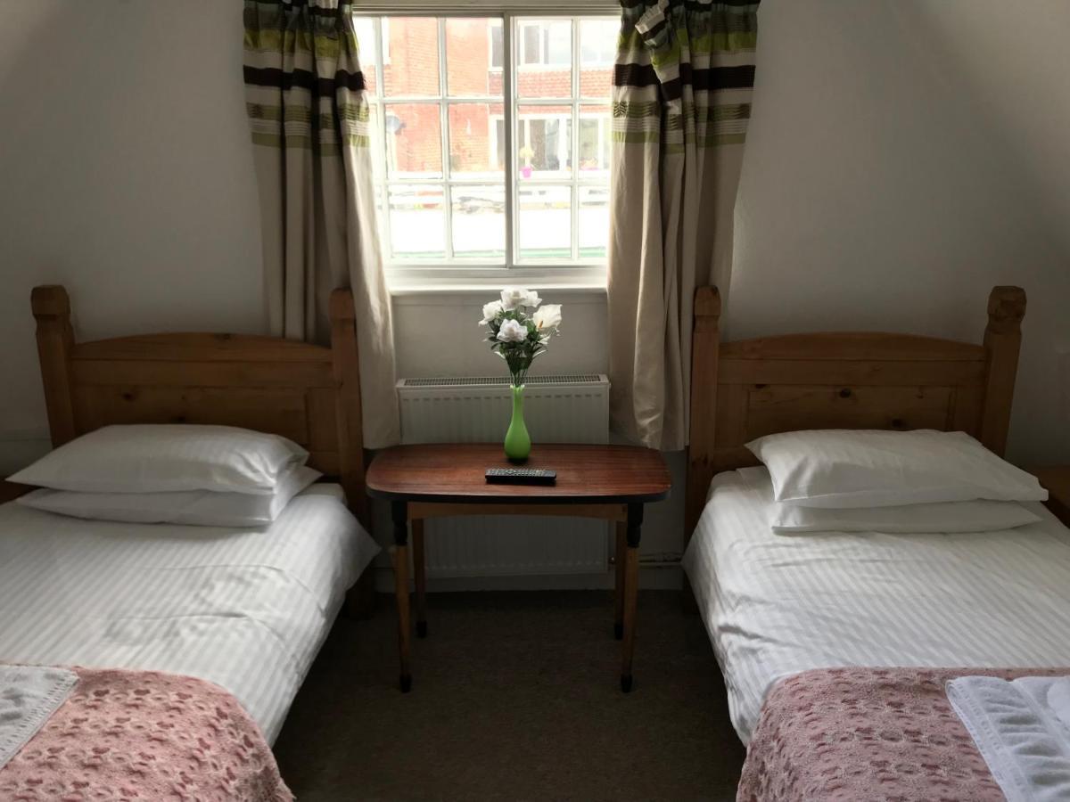 The White Bear Bed and Breakfast Devizes Exteriör bild