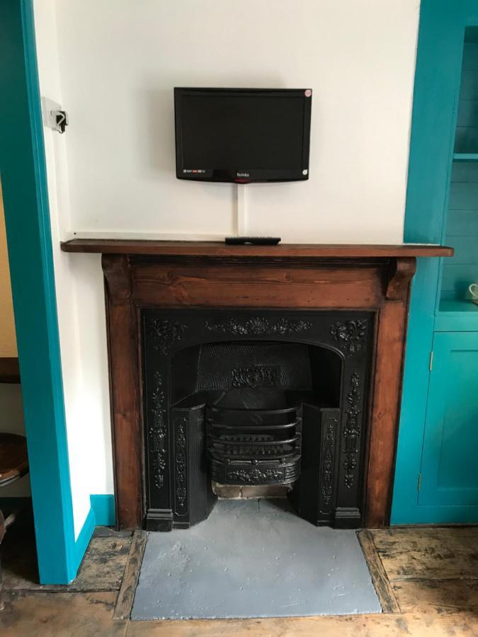 The White Bear Bed and Breakfast Devizes Exteriör bild